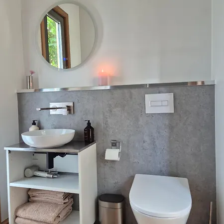 Minimalist Design Mit See- Und Wiesenzugang * Walsrode