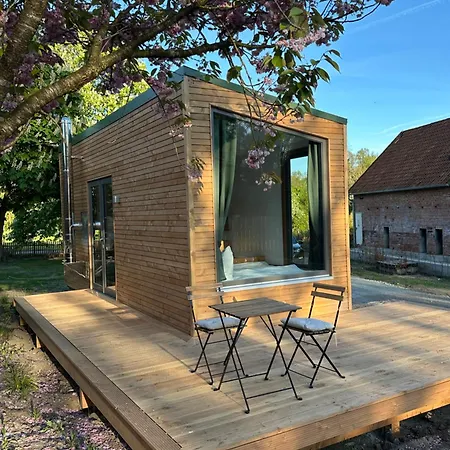 Semesterbostad Minimalist Design Mit See- Und Wiesenzugang *